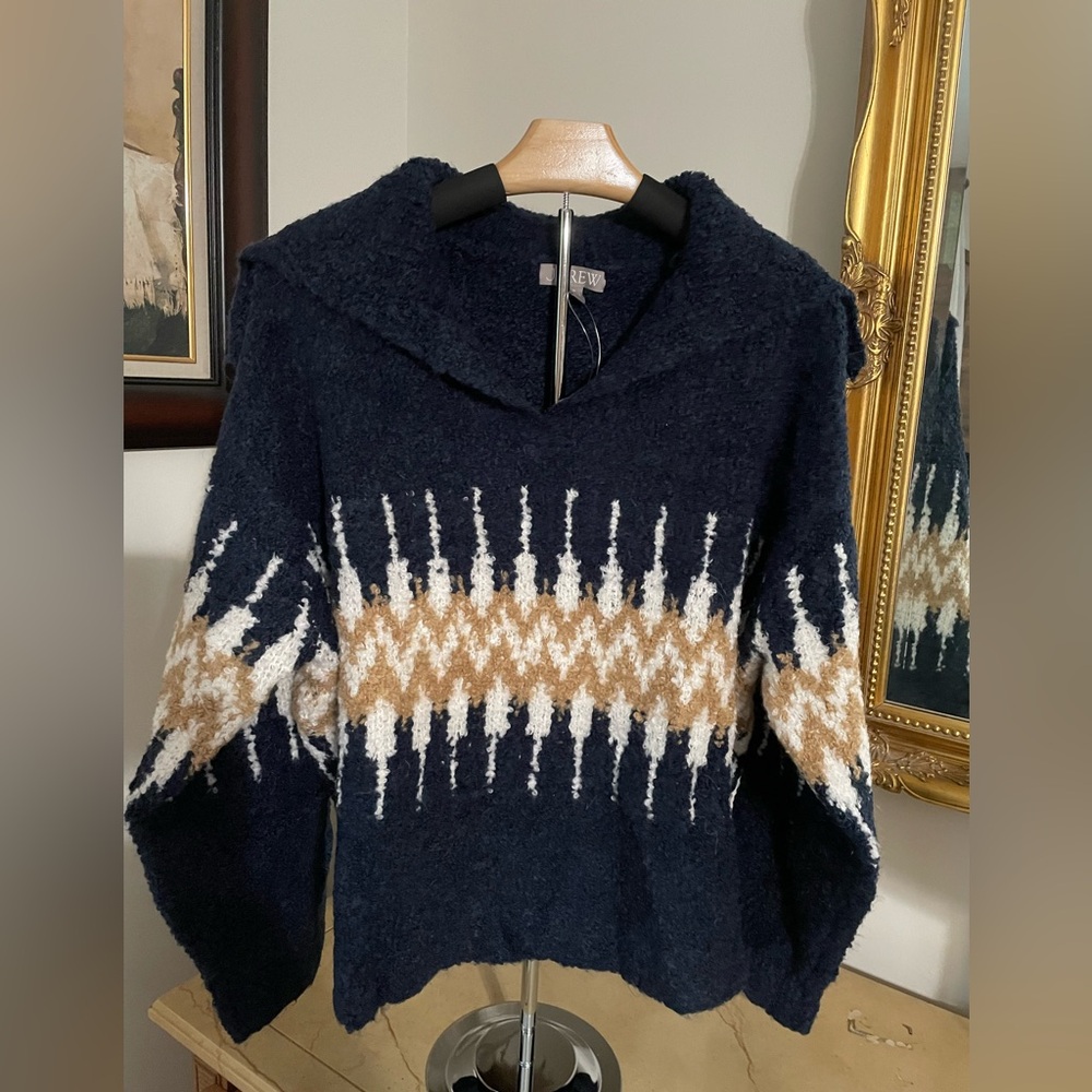 J CREW NAVY AND CREAM SWEATER SIZE MEDIUM NEW WITH TAGS